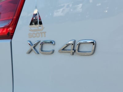 2022 Volvo XC40 R-Design