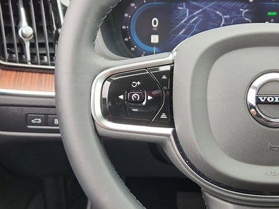 2024 Volvo XC60 Recharge Plug-In Hybrid Plus Dark Theme
