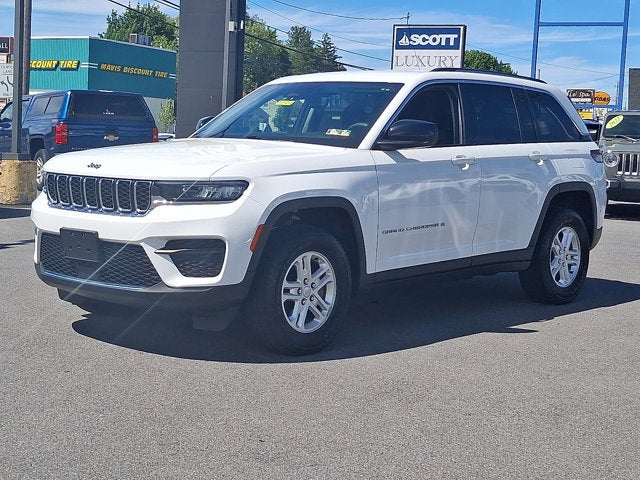 2023 Jeep Grand Cherokee Laredo