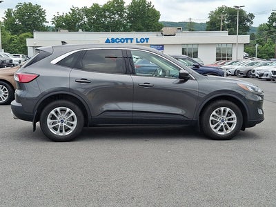 2020 Ford Escape SE