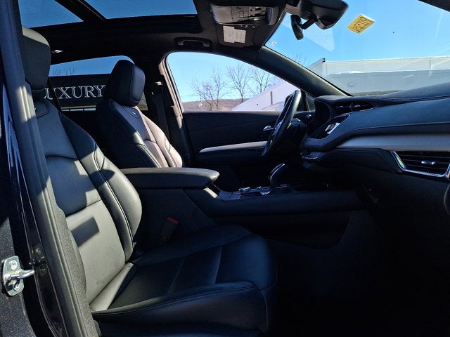 2023 Cadillac XT4 AWD Premium Luxury