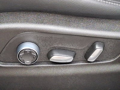 2025 Cadillac XT4 AWD Premium Luxury