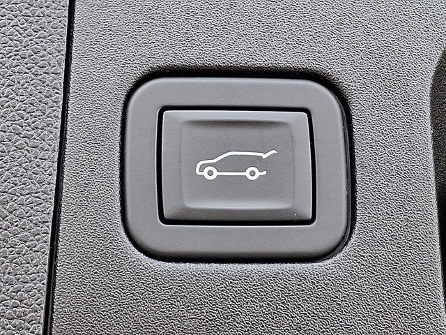 2025 Cadillac XT4 AWD Premium Luxury