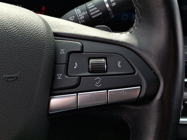 2025 Cadillac XT4 AWD Premium Luxury