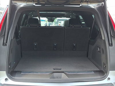 2024 Cadillac Escalade ESV 4WD Premium Luxury