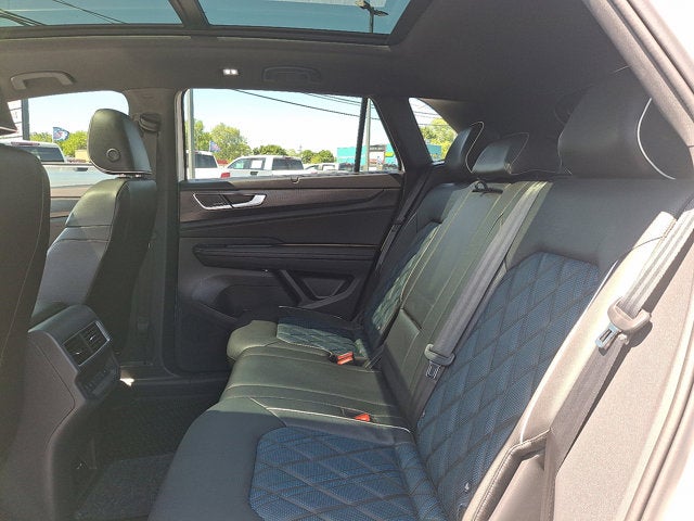 2024 Volkswagen Atlas Cross Sport 2.0T SEL Premium R-Line