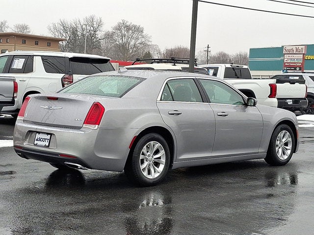 2015 Chrysler 300 Limited