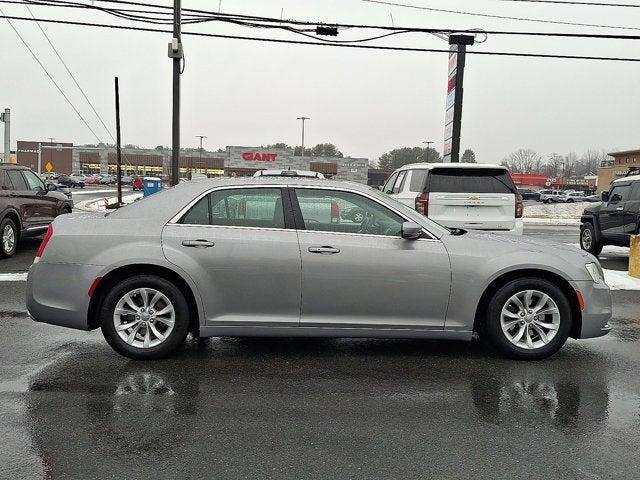 2015 Chrysler 300 Limited