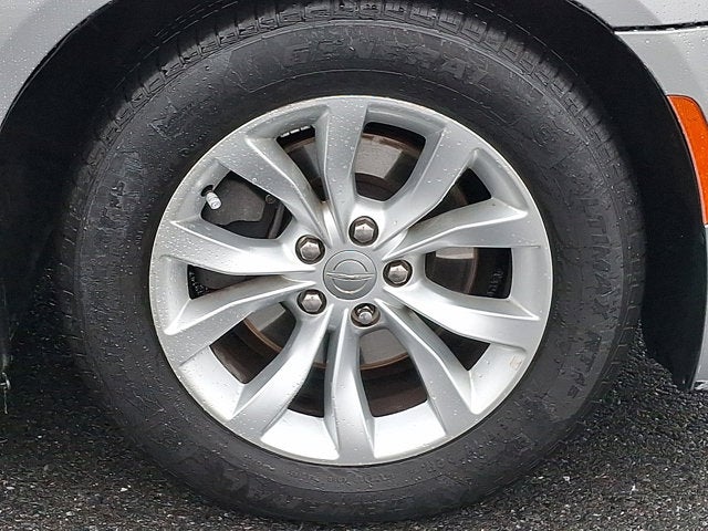 2015 Chrysler 300 Limited