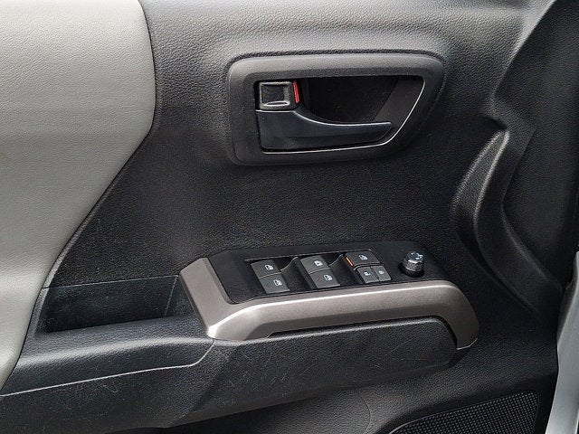 2022 Toyota Tacoma 4WD SR5