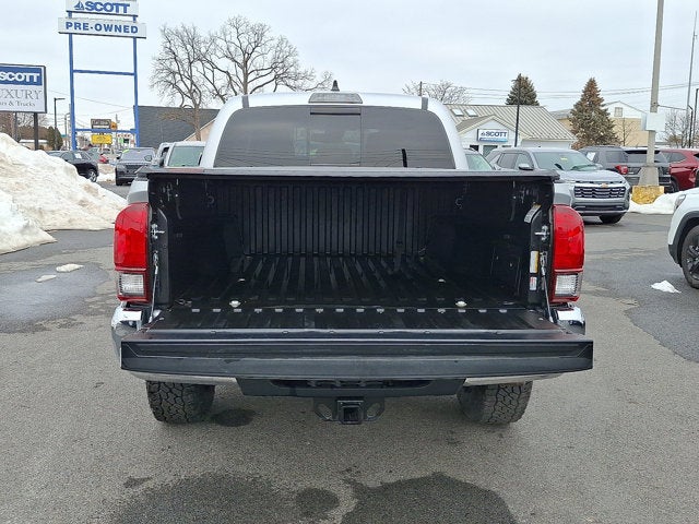 2022 Toyota Tacoma 4WD SR5