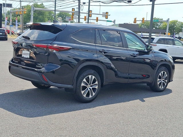 2024 Toyota Highlander XLE