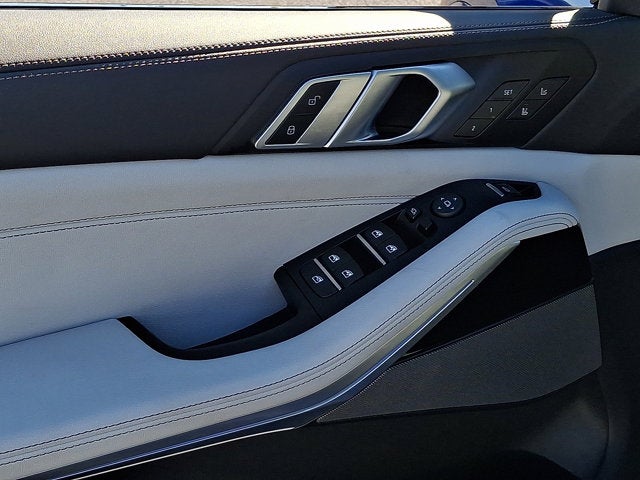 2025 BMW X5 M60i