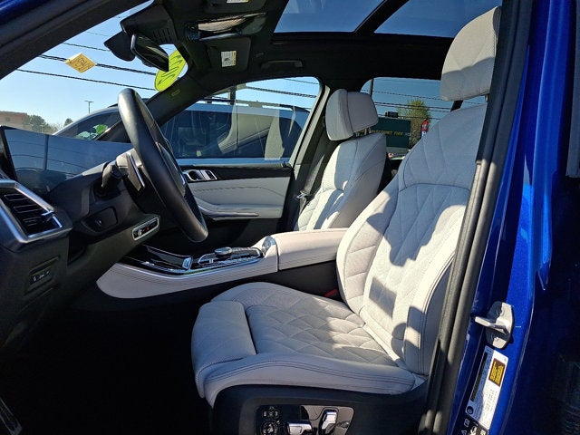 2025 BMW X5 M60i
