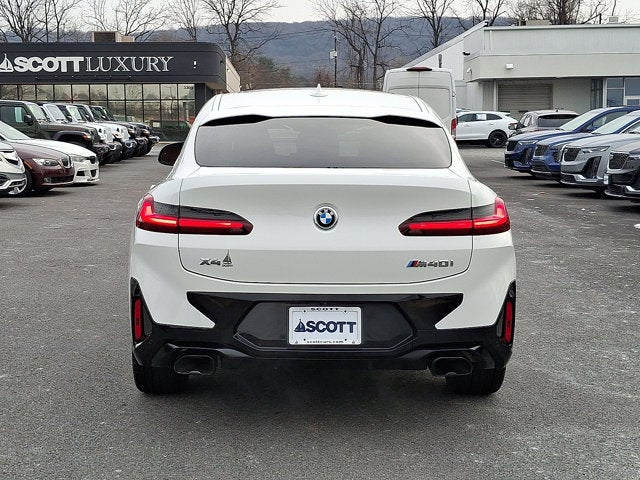 2023 BMW X4 M40i