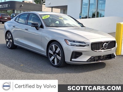 2024 Volvo S60 Recharge Plug-In Hybrid Ultimate Dark Theme