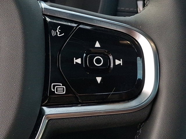 2024 Volvo S60 Recharge Plug-In Hybrid Ultimate Dark Theme