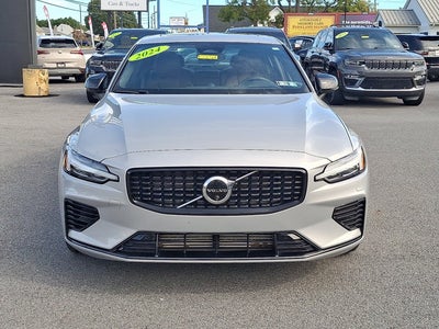 2024 Volvo S60 Recharge Plug-In Hybrid Ultimate Dark Theme