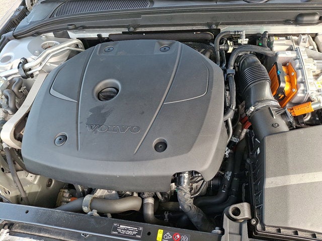 2024 Volvo S60 Recharge Plug-In Hybrid Ultimate Dark Theme