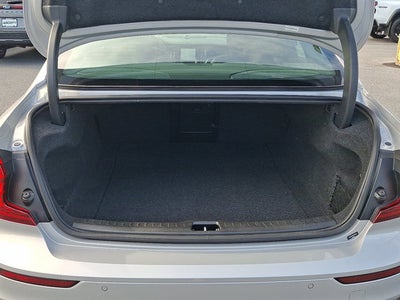 2024 Volvo S60 Recharge Plug-In Hybrid Ultimate Dark Theme