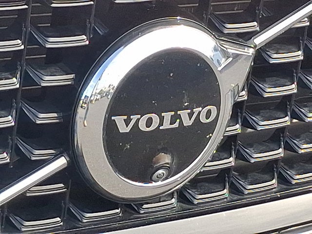 2024 Volvo S60 Recharge Plug-In Hybrid Ultimate Dark Theme