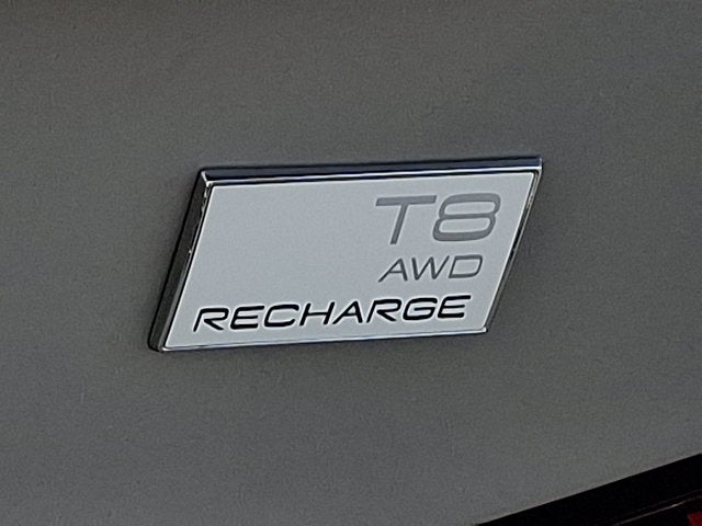 2024 Volvo S60 Recharge Plug-In Hybrid Ultimate Dark Theme
