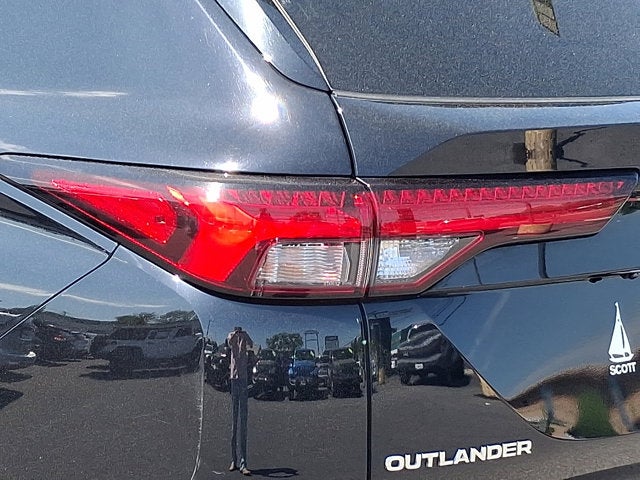 2022 Mitsubishi Outlander SE