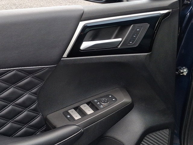 2023 Mitsubishi Outlander Base