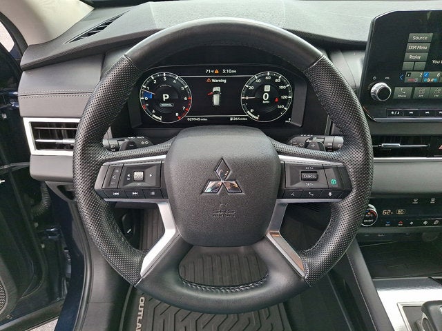2023 Mitsubishi Outlander Base