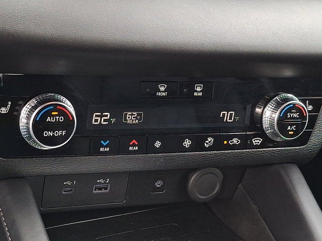 2023 Mitsubishi Outlander Base