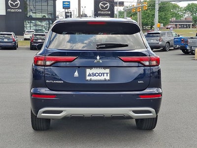 2023 Mitsubishi Outlander Base