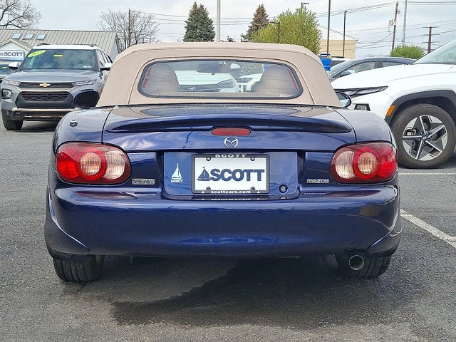 2004 Mazda Mazda MX-5 Miata LS