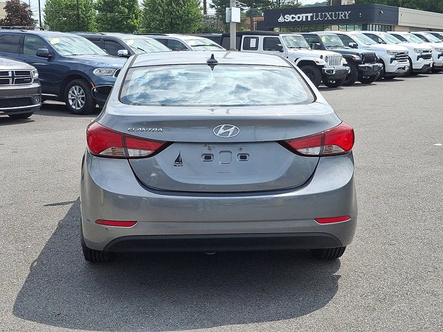 2016 Hyundai Elantra SE