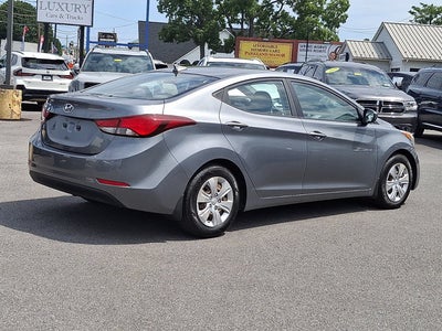 2016 Hyundai Elantra SE