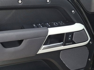 2023 Land Rover Defender X-Dynamic SE