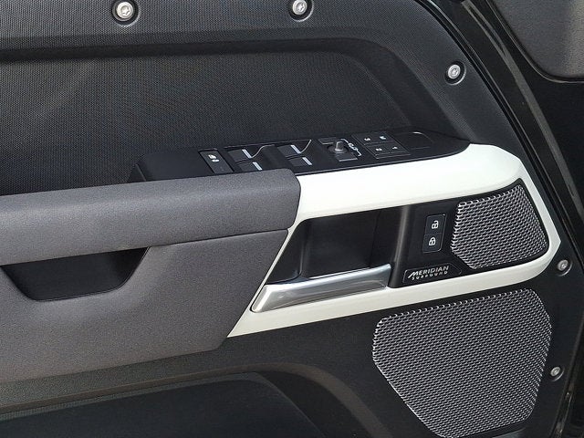 2023 Land Rover Defender X-Dynamic SE