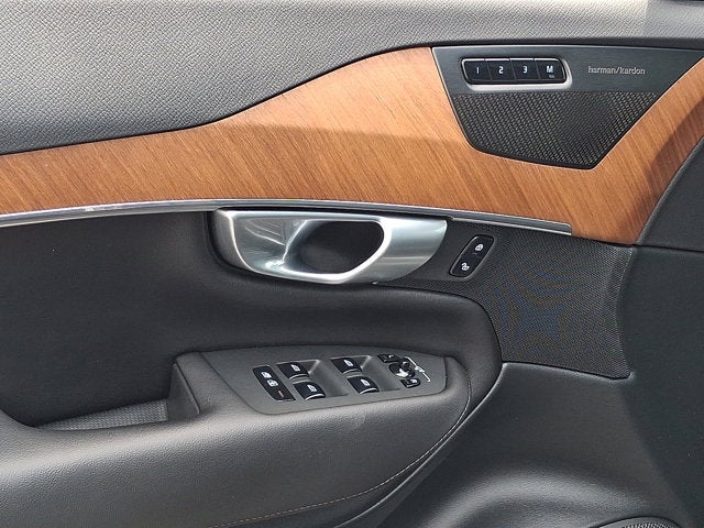 2023 Volvo XC90 Plus