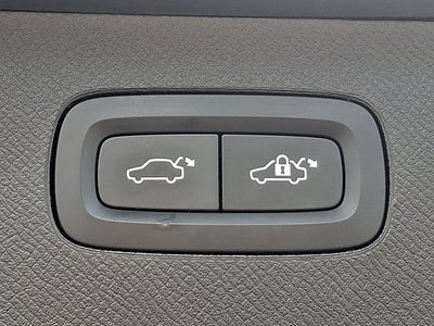 2023 Volvo XC90 Plus