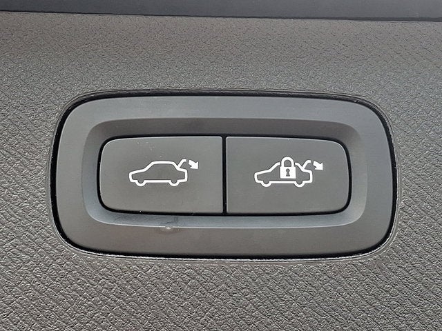 2023 Volvo XC90 Plus