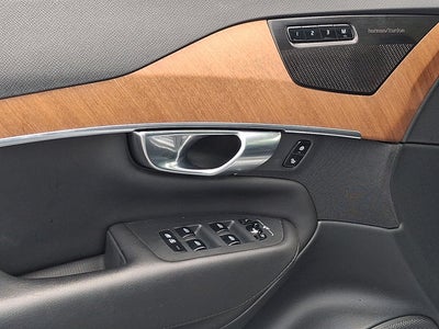 2024 Volvo XC90 Plus Bright Theme