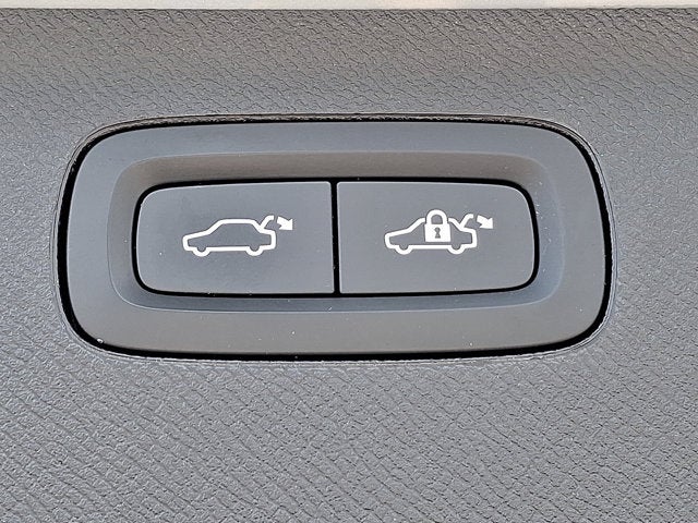 2024 Volvo XC90 Plus Bright Theme