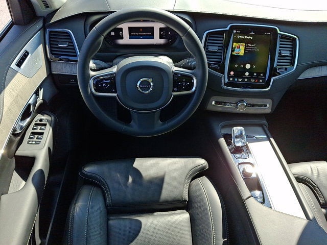 2024 Volvo XC90 Ultimate Bright Theme