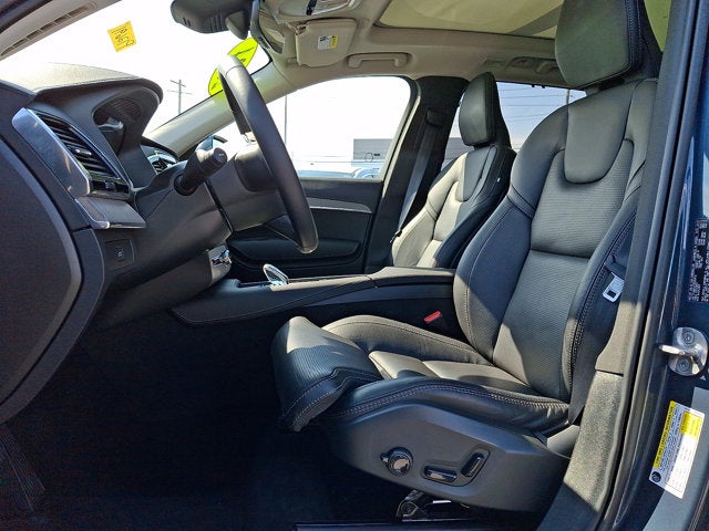 2024 Volvo XC90 Ultimate Bright Theme