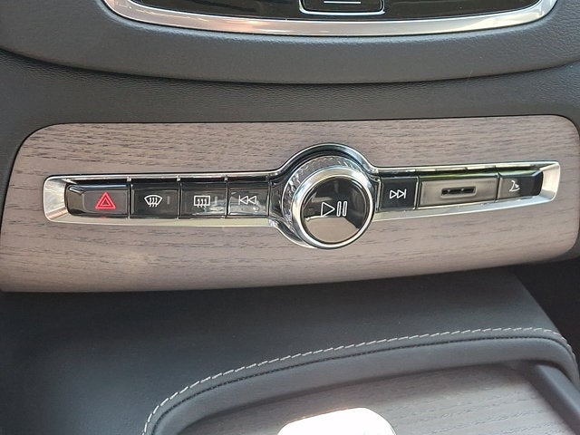 2024 Volvo XC90 Ultimate Bright Theme