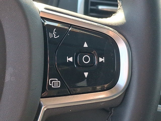 2024 Volvo XC90 Ultimate Bright Theme