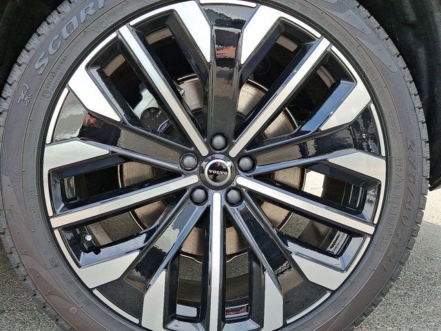 2025 Volvo XC90 Plus