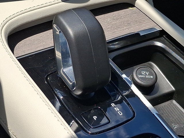 2024 Volvo XC90 Plus Bright Theme