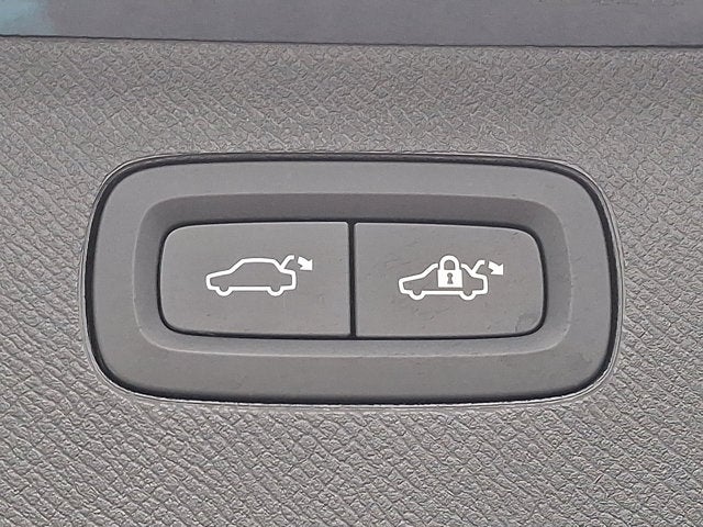 2025 Volvo XC90 Plus