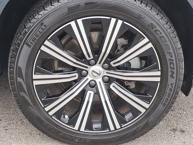 2025 Volvo XC90 Plus