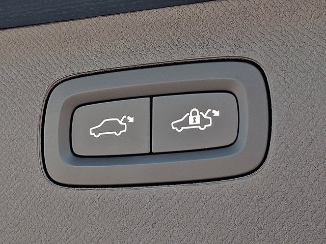 2025 Volvo XC90 Plus